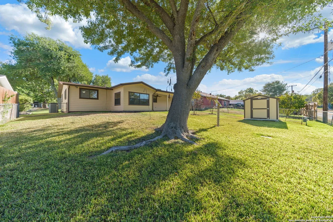 Photo of 835 BOULDER DR