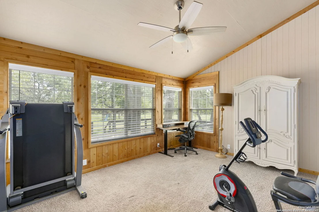 Photo of 592 Oakridge Trail
