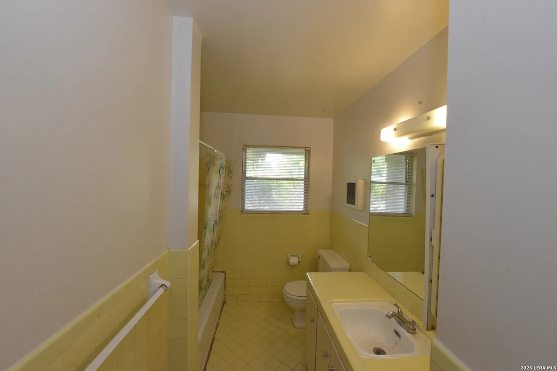 Photo of 222 ZEPHYR DR
