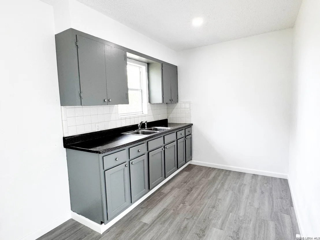 Photo of 501 CORLEY DR