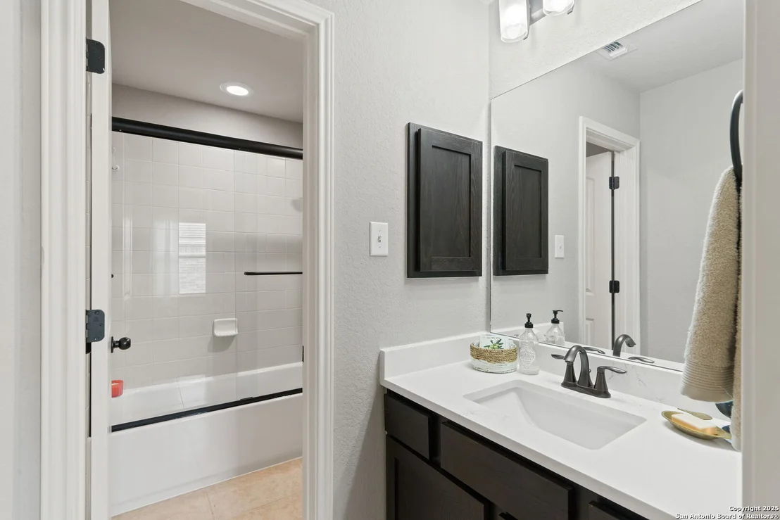 Photo of 24131 Canyon Row