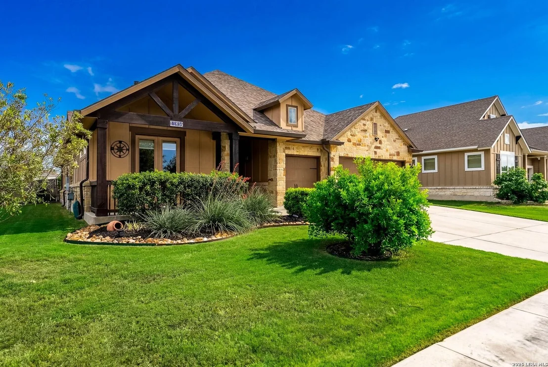 Photo of 11816 Field Bend