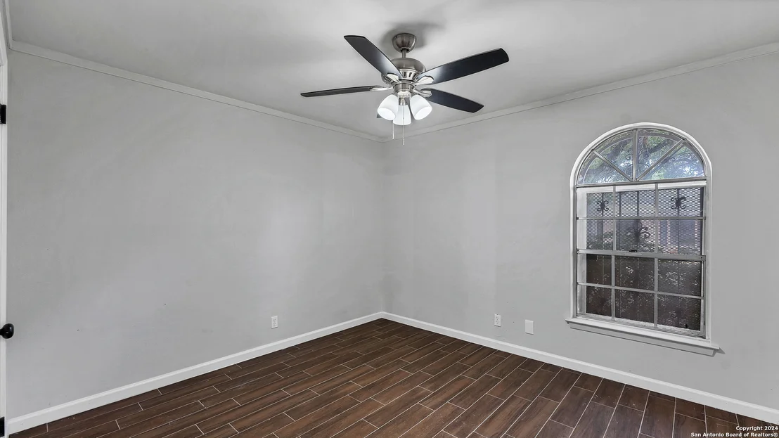 Photo of 350 FENWICK DR