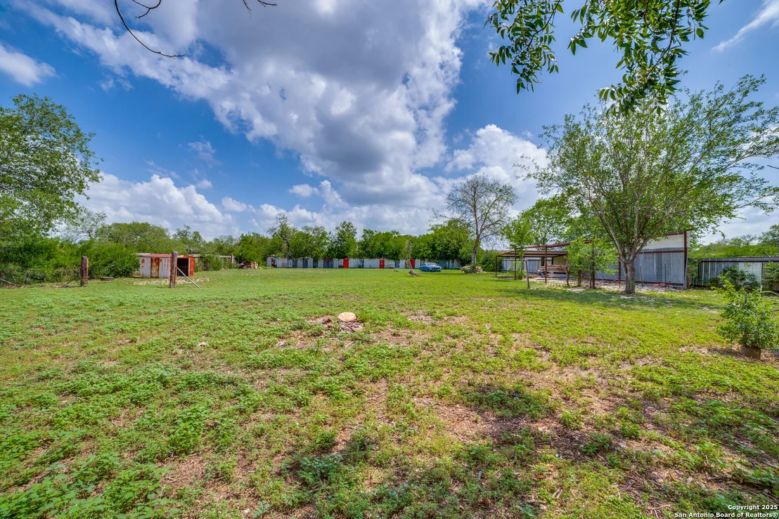 Photo of 606 W BAETZ BLVD