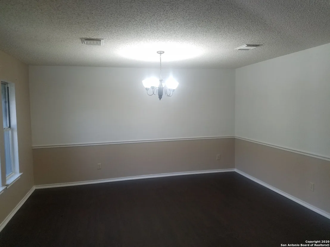 Photo of 261 SAMANTHA DR