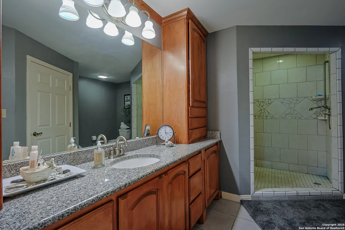 Photo of 2697 Oak Grove