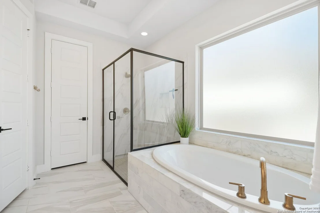 Photo of 1176 Cadogan Squire