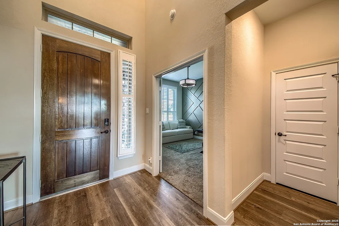 Photo of 950 Lone Cypress
