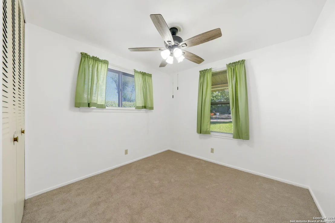 Photo of 835 BOULDER DR
