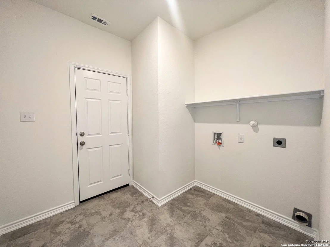 Photo of 4555 Whispering Oak