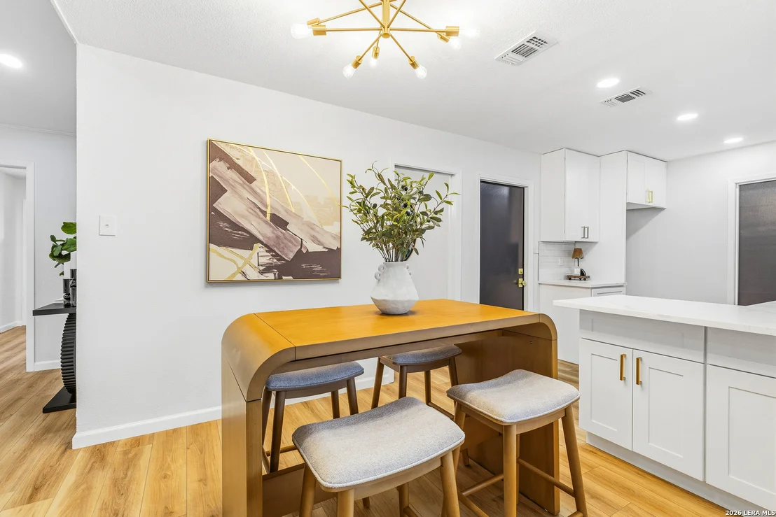 Photo of 6707 FOREST GRV