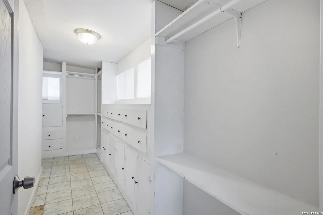 Photo of 772 Cresthill Rd