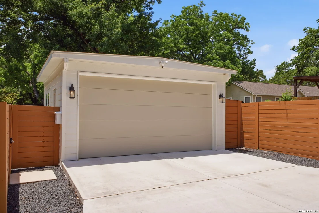 Photo of 301 OGDEN LN