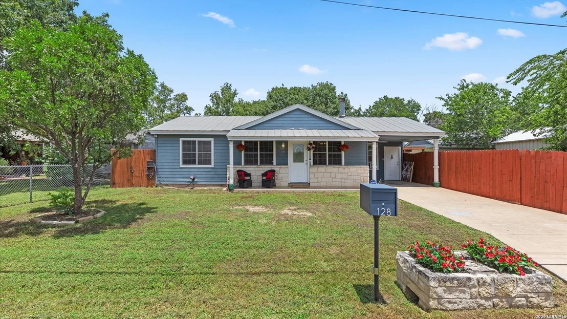Photo of 128 RIVERVIEW RD