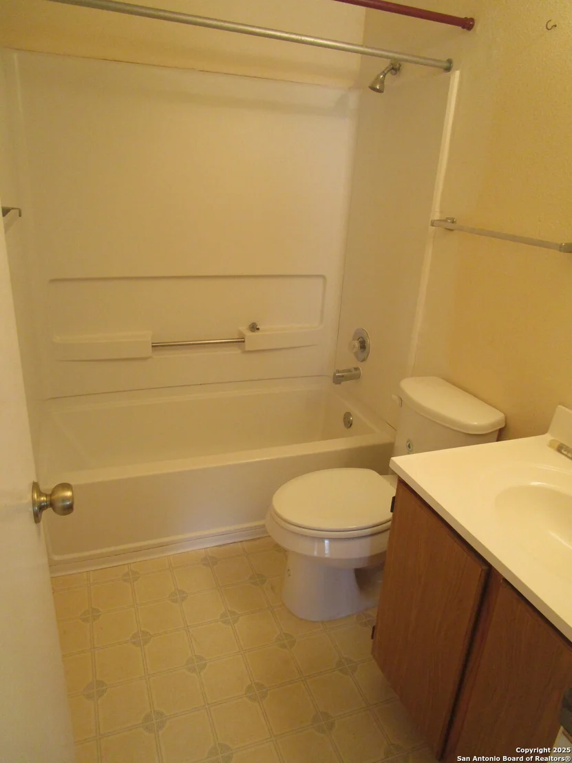 Photo of 7555 Branston