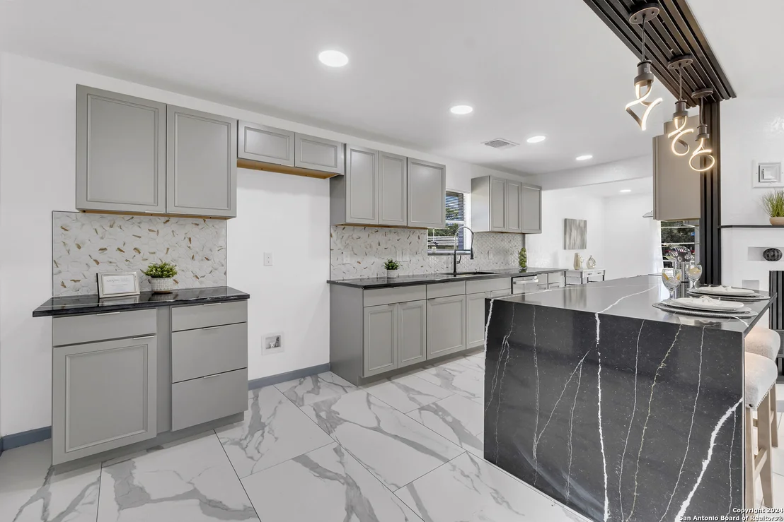 Photo of 5552 SLATTERY ST