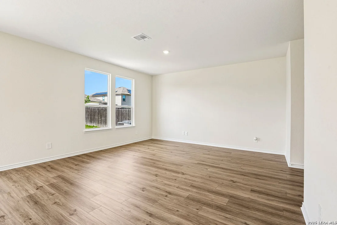 Photo of 448 Horizon Pointe