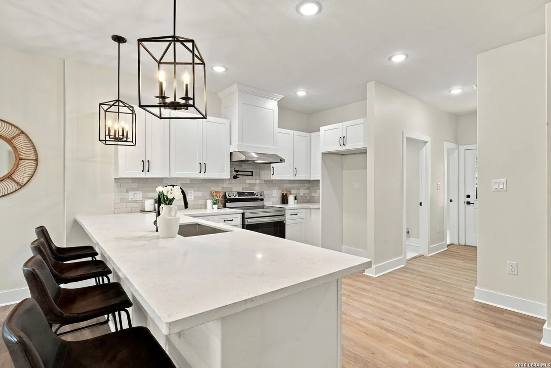 Photo of 237 Carle Ave