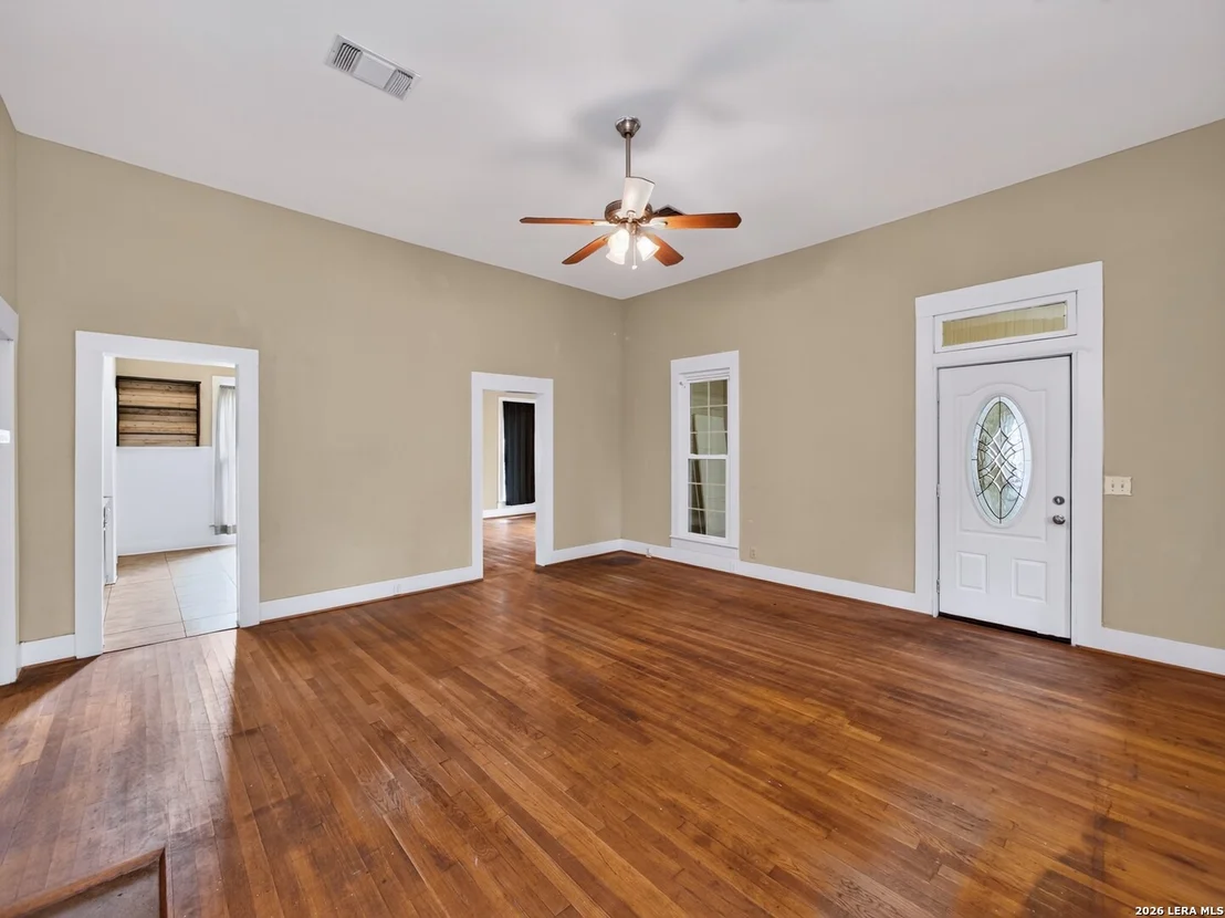 Photo of 301 Jefferson Dr