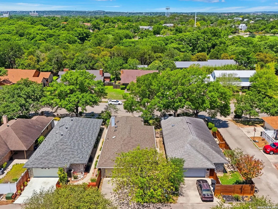 Photo of 526 Riverside Dr