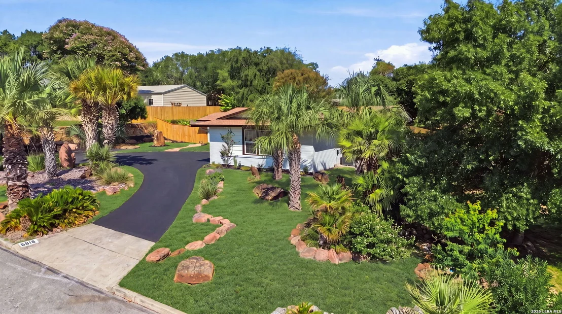Photo of 6818 MOSS OAK DR