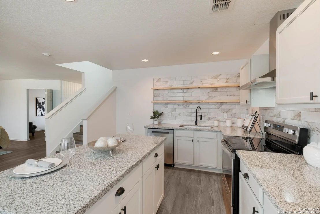Photo of 8902 Catkin Meadow