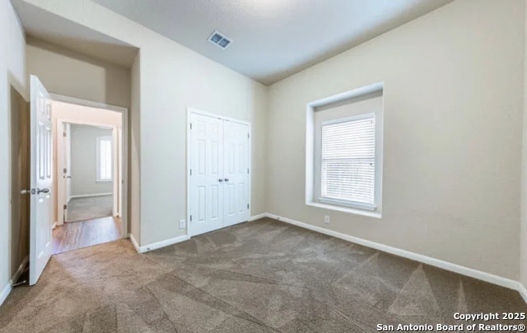 Photo of 1210 Magellan