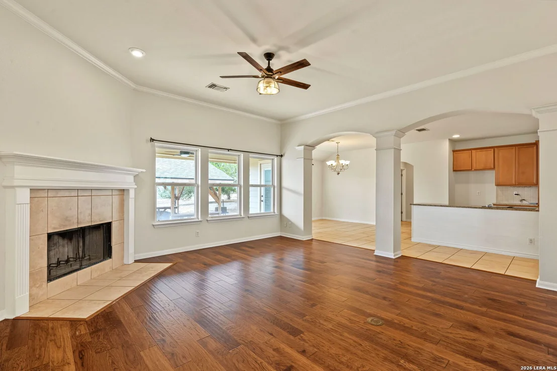 Photo of 418 Clover Ln