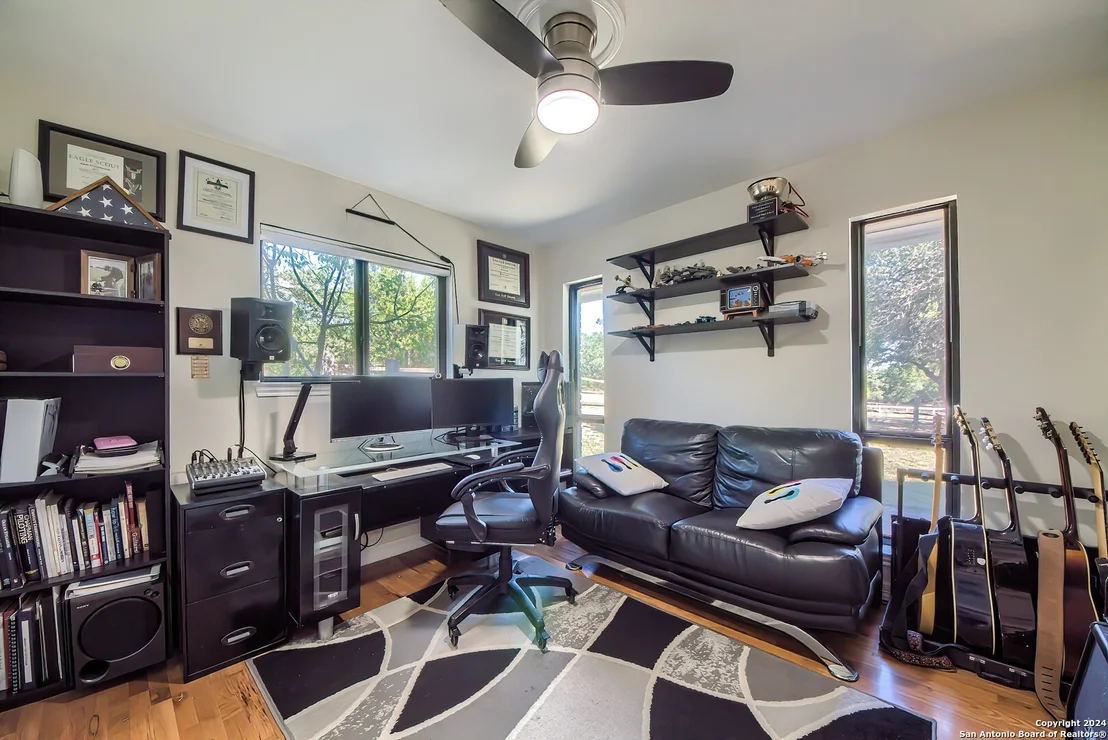 Photo of 7250 Pimlico