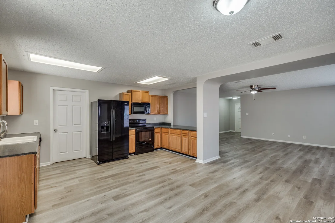 Photo of 8018 ROBBINS GLADE