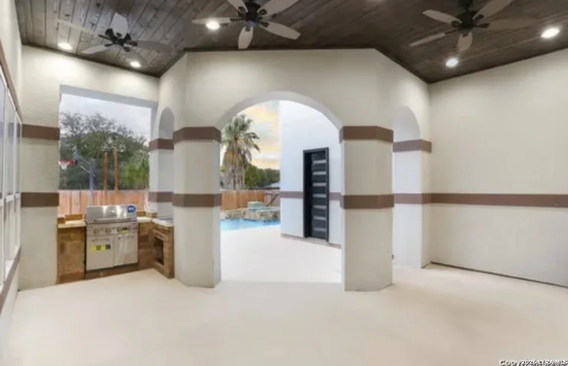 Photo of 1811 Barrett Palms