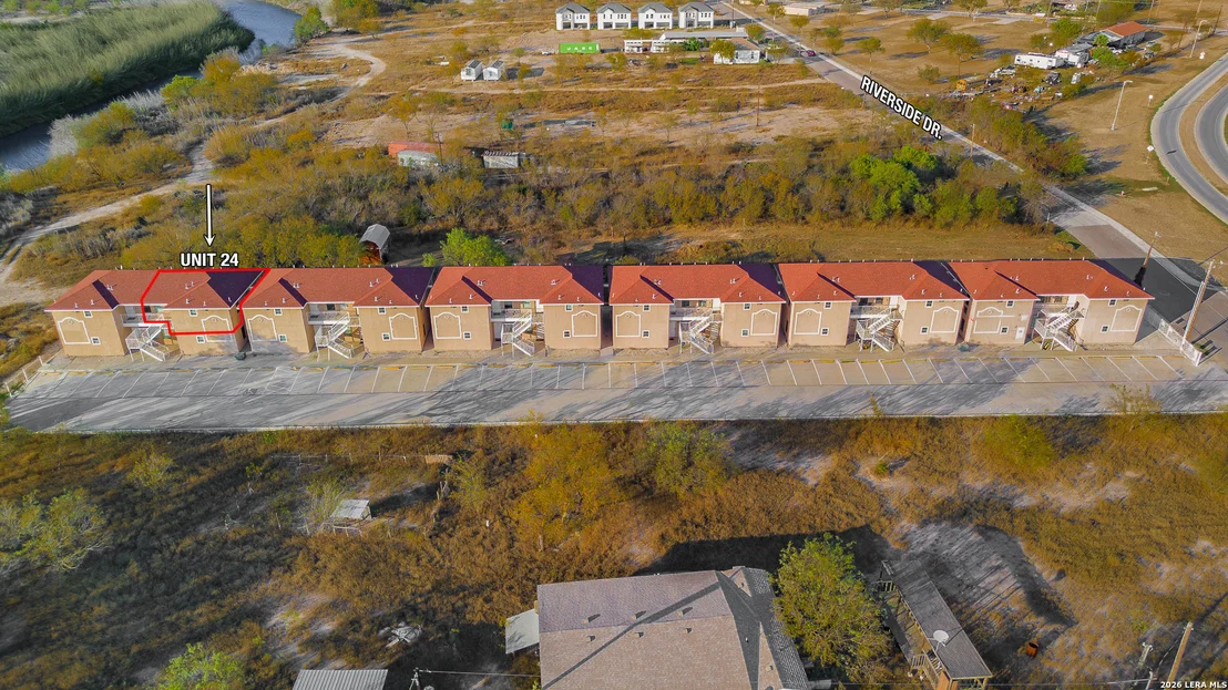 Photo of Unit UNIT24 at 391 Riverside