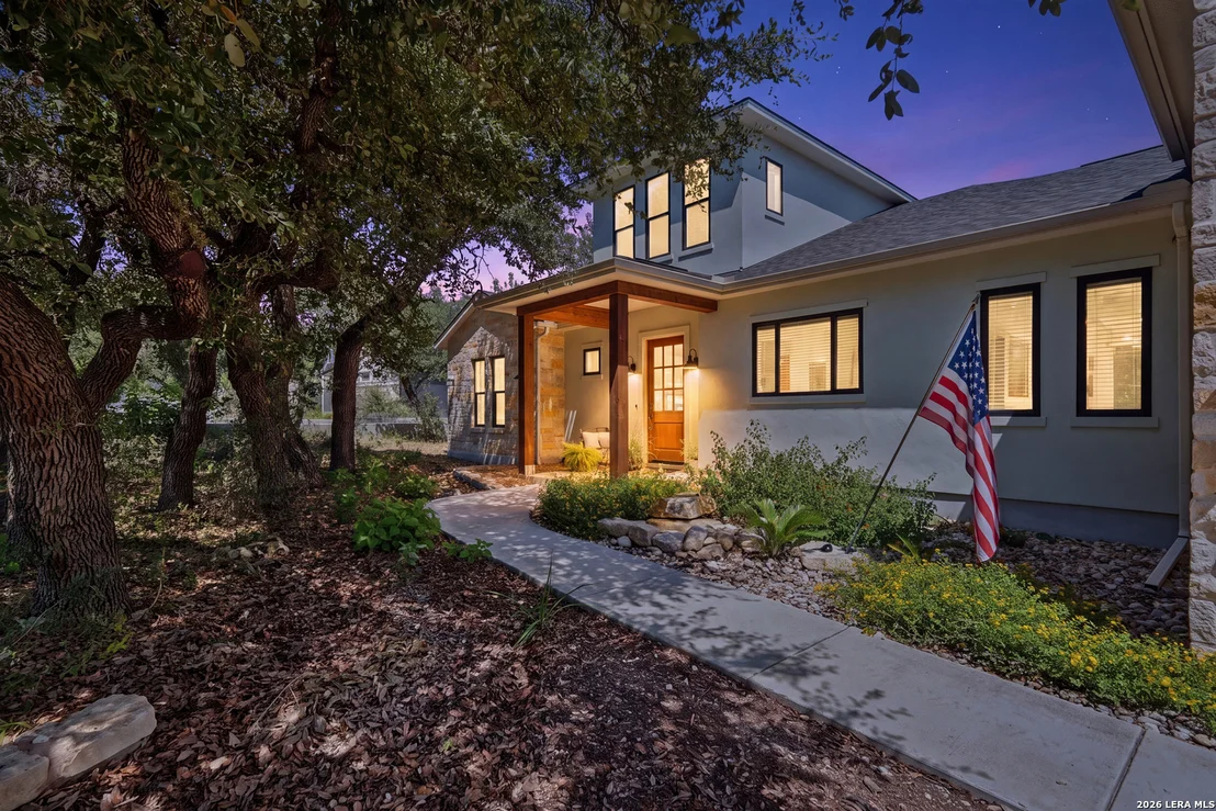 Photo of 231 River Bend Place