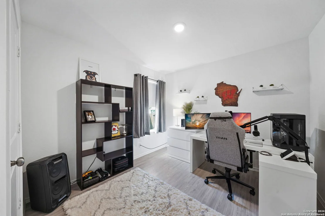 Photo of 5715 Mountain Point