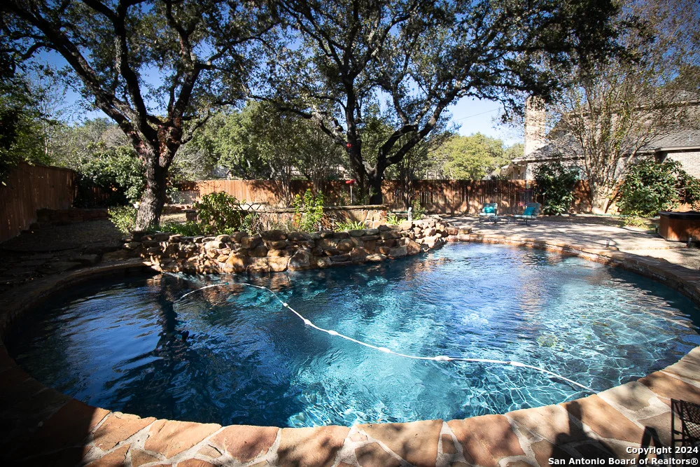 Photo of 8526 FAIRWAY TRACE DR