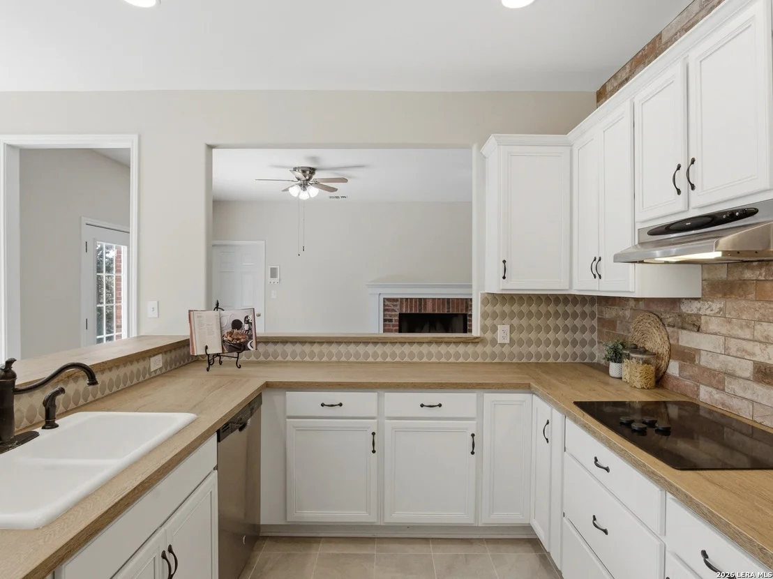 Photo of 203 Kendall Pointe Dr