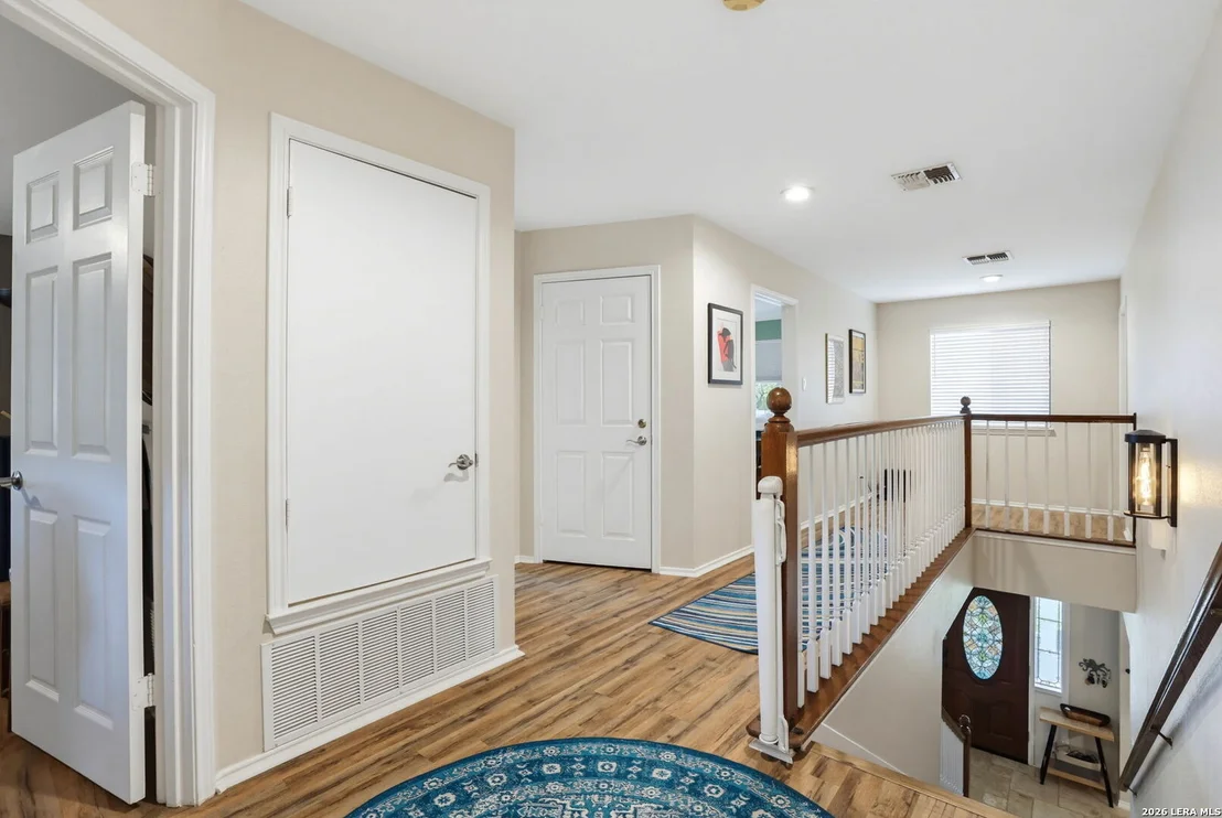 Photo of 15906 MISSION RDG