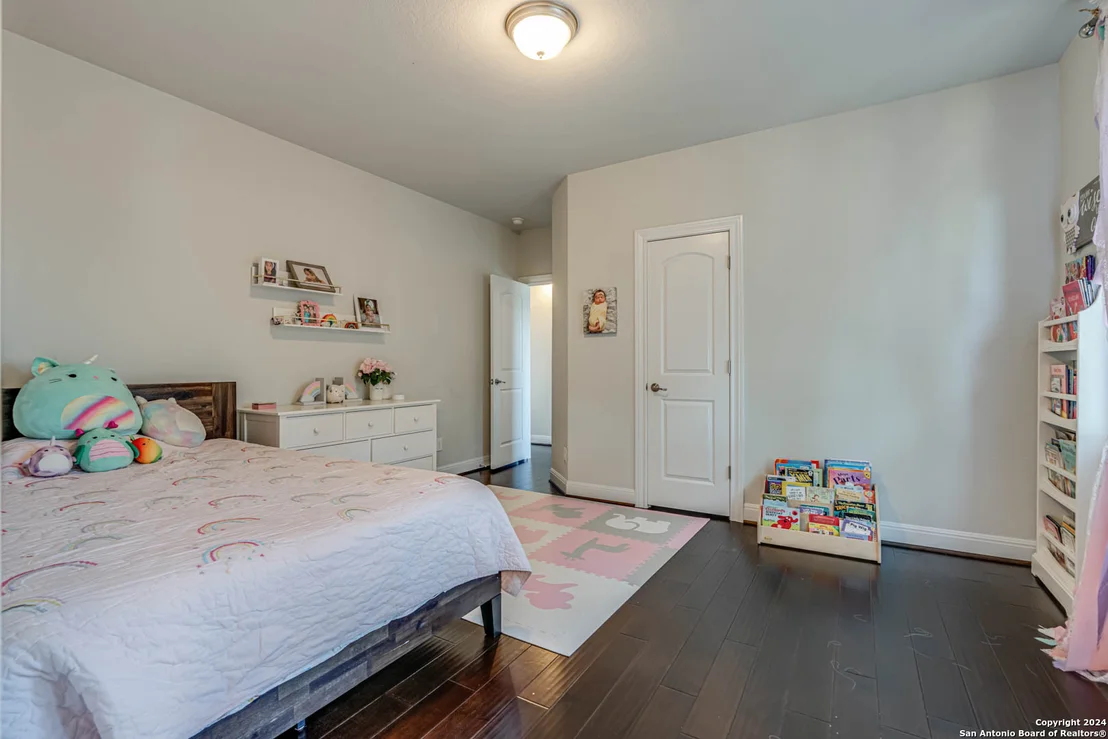 Photo of 17814 HILLSEDGE
