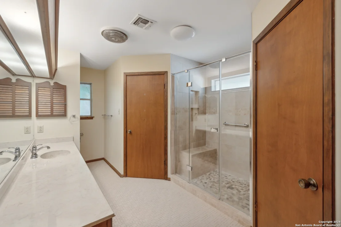 Photo of 449 GOLFCREST