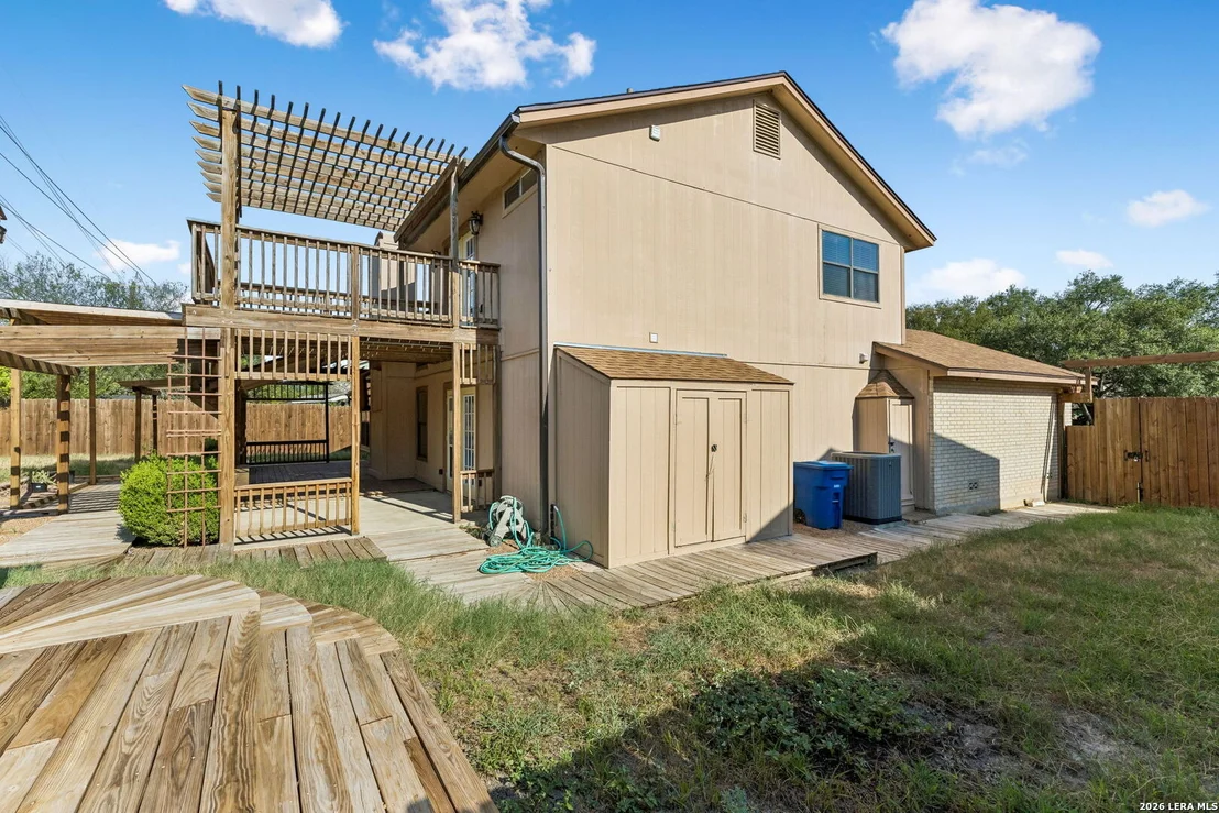 Photo of 2127 Oak Bnd