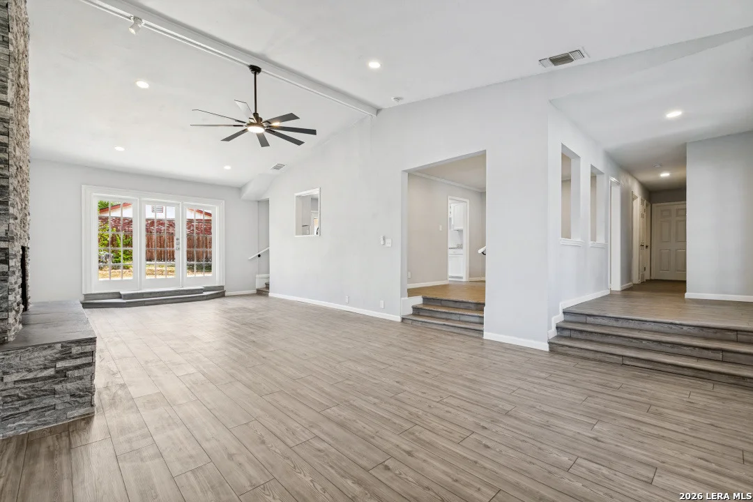 Photo of 13702 PEBBLE WALK
