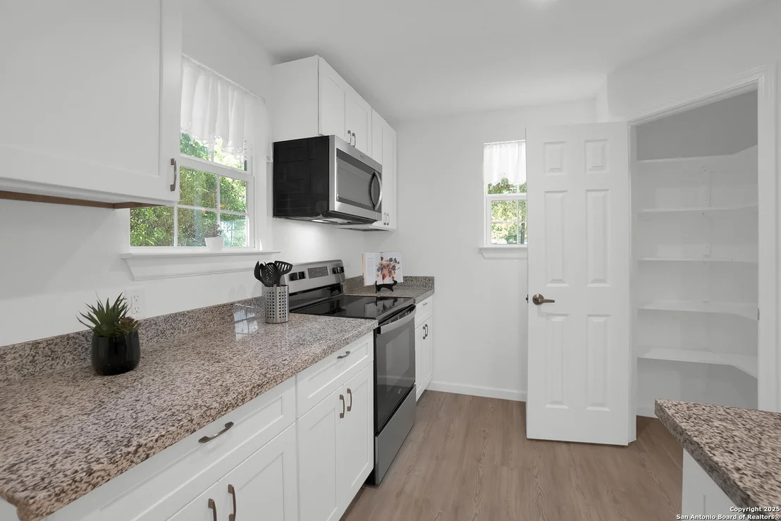 Photo of 1602 SACRAMENTO