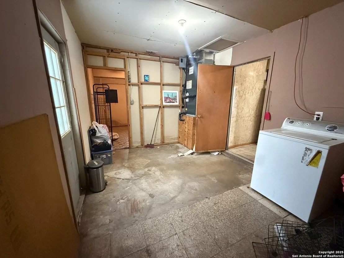 Photo of 9331 Odem
