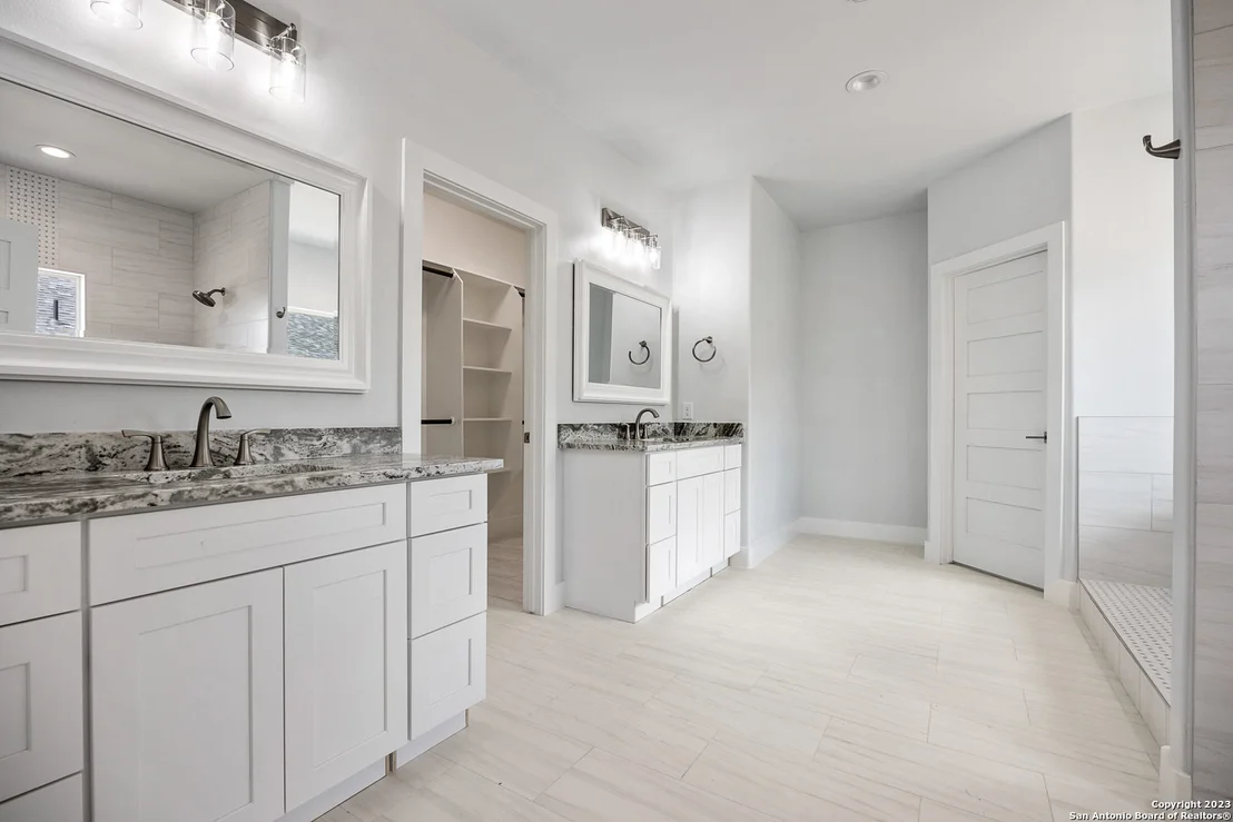 Photo of 103 N JOHN BIRD