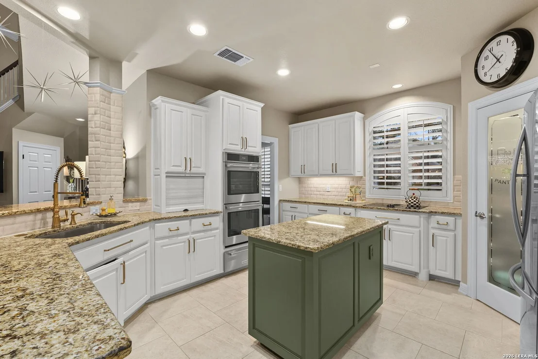 Photo of 2302 BLACKOAK BND