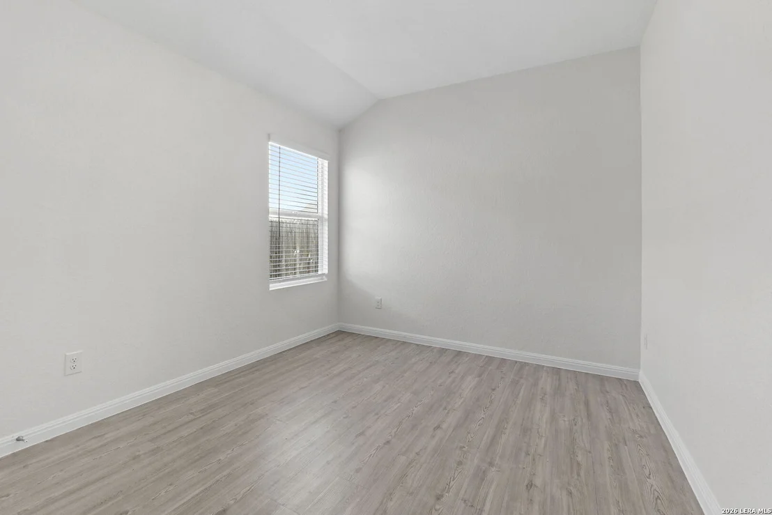 Photo of 105 OLYMPIC CV