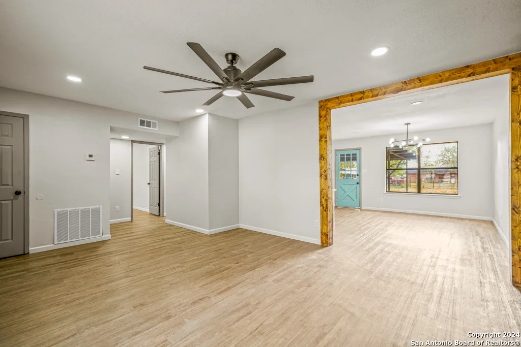 Photo of 1104 WALNUT