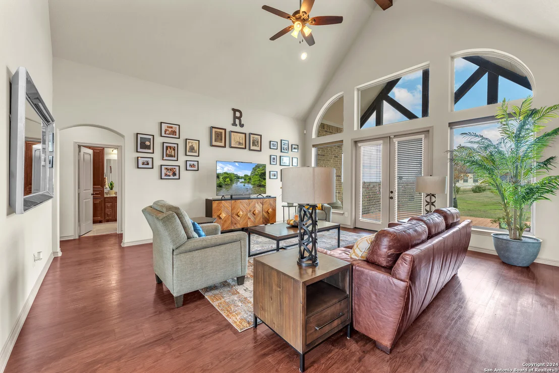 Photo of 714 Abbott Rdg