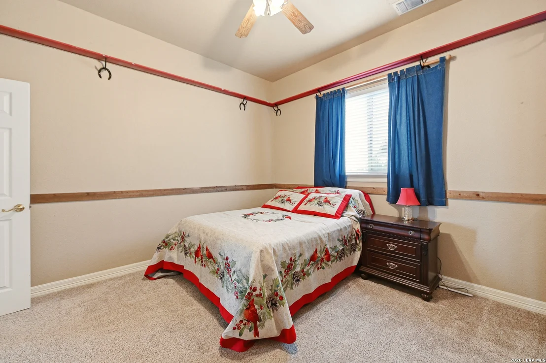 Photo of 752 Taylor Pt