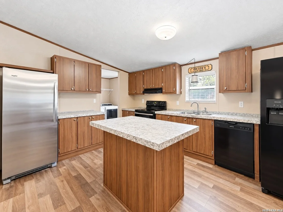 Photo of 213 Oak View Dr